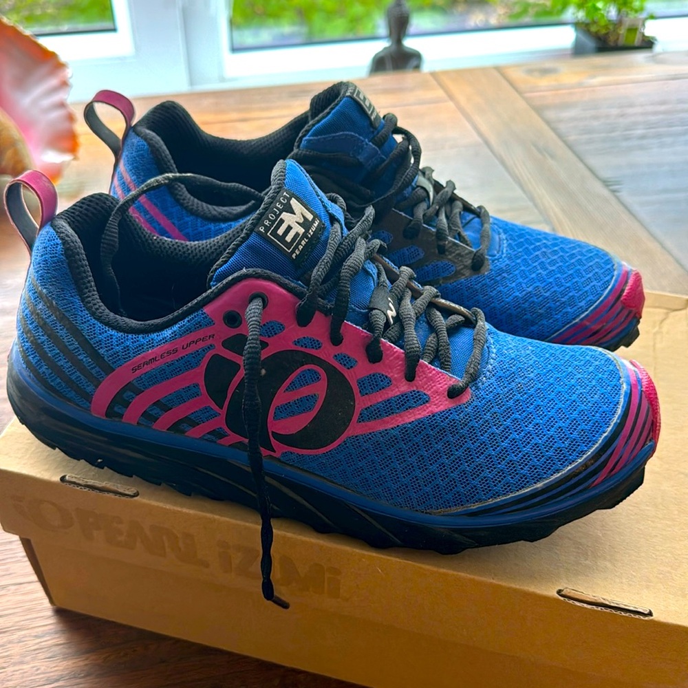 Pearl Izumi Trail Running Sneakers.